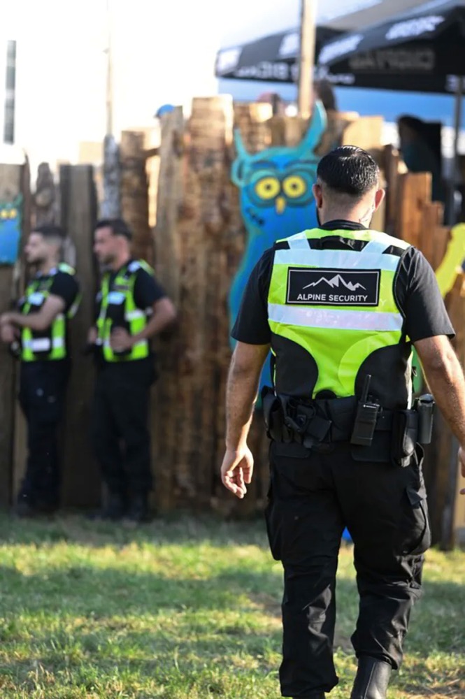 Sicherheitsmitarbeiter im Einsatz an einem Openair