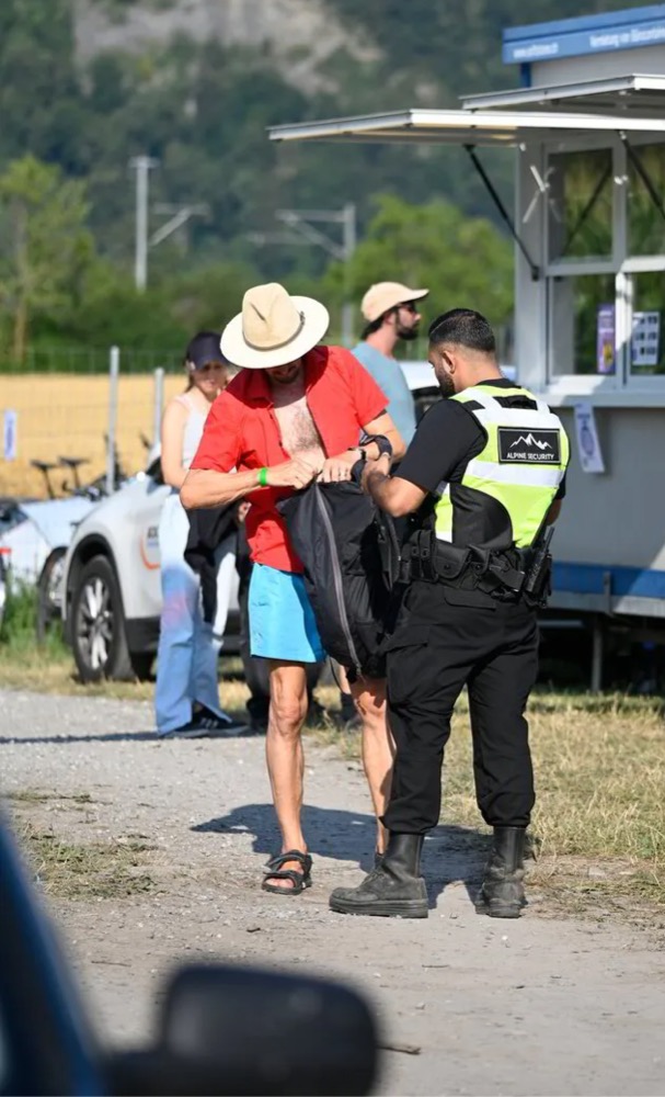 Zugangskontrolle am Eingang einer Veranstaltung